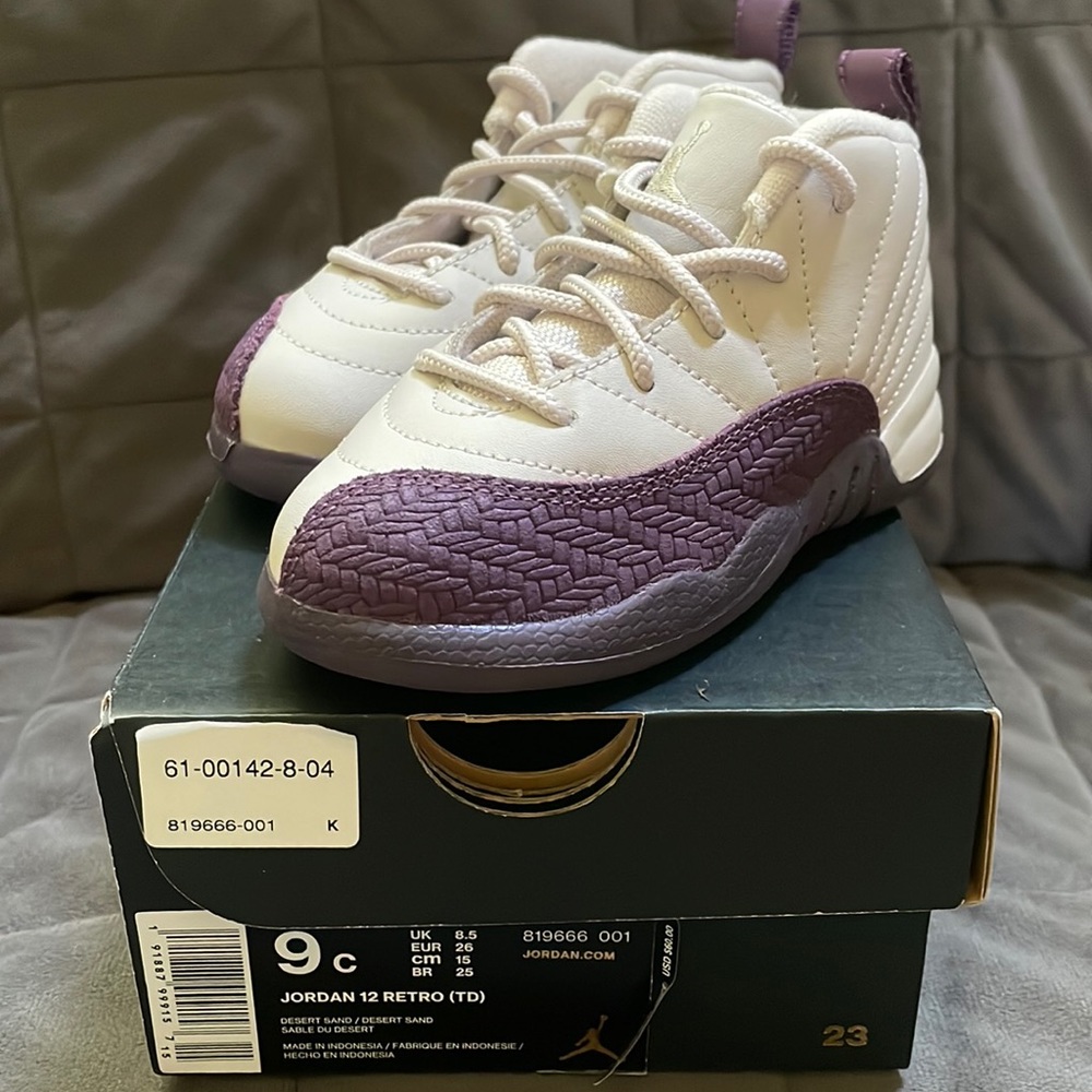 NIB Jordan 12 Retro Kids sz 9 Desert Sand SUPER NICE!!!